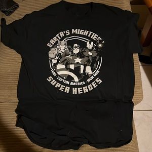 Marvel shirt avengers size medium